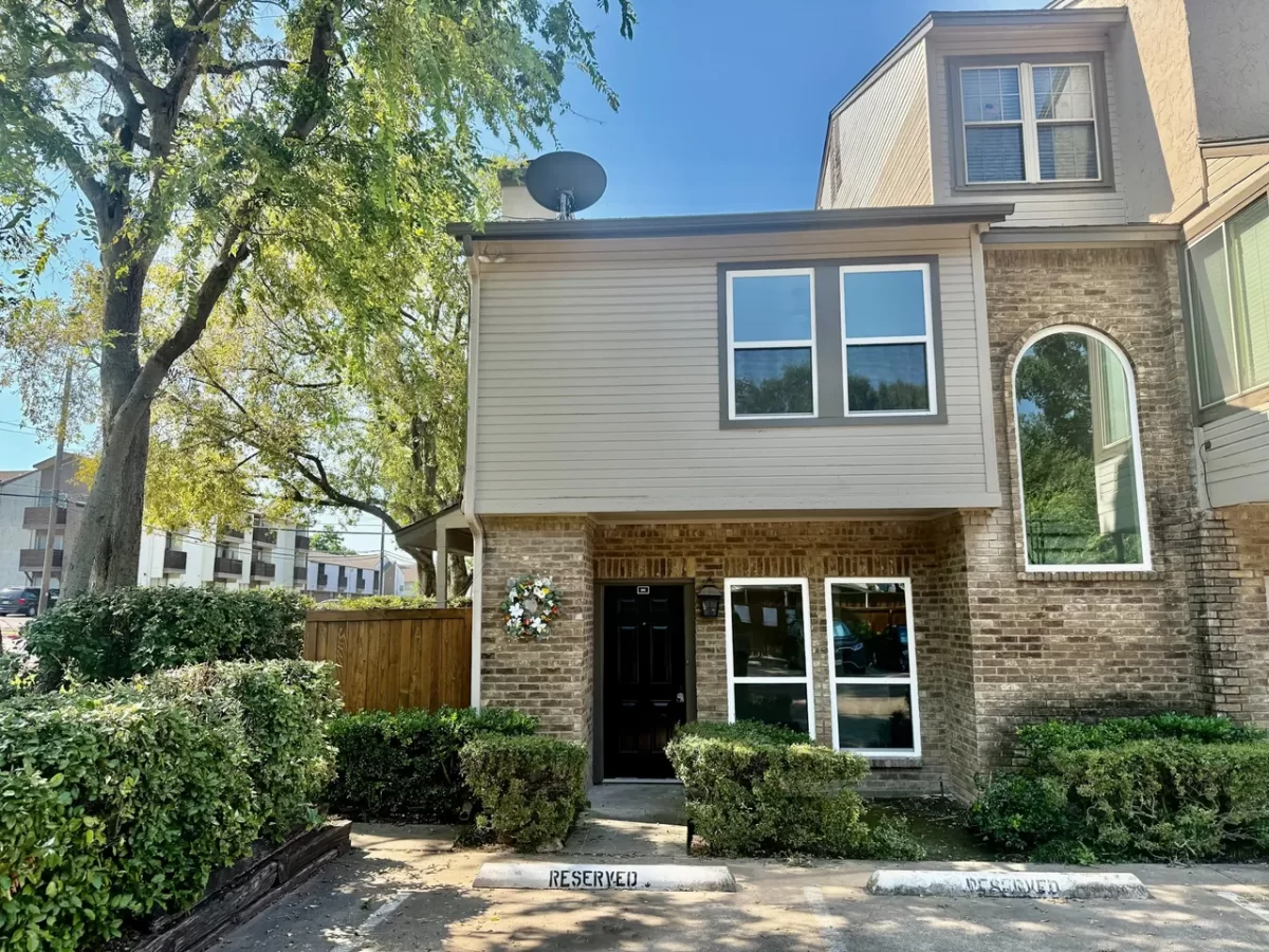 2BR Condo for Sale in Dallas, TX
