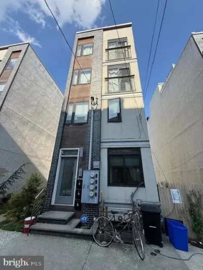 2BR Condo for Sale in Philadelphia, PA