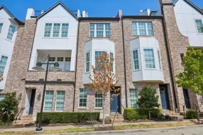 2BR Townhouse for Rent in Dallas, TX
