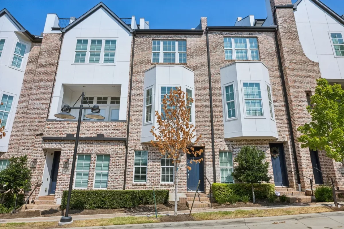2BR Townhouse for Rent in Dallas, TX