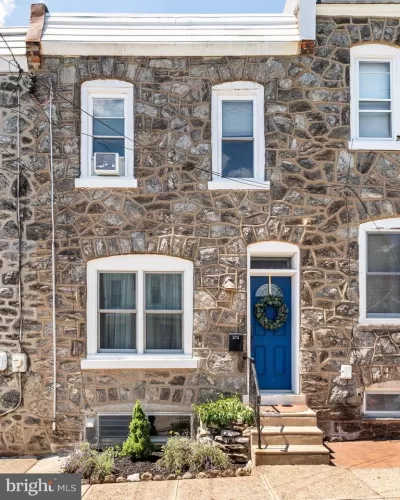 2BR Townhouse for Sale in Philadelphia, PA