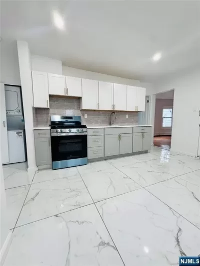3BR House for Rent in Edgewater, NJ
