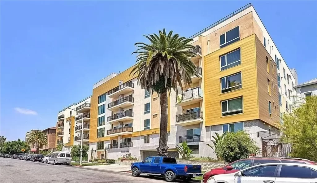 3BR Condo for Sale in Los Angeles, CA