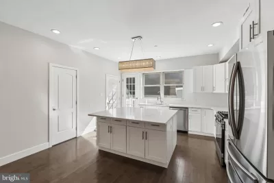 3BR Townhouse for Sale in Philadelphia, PA