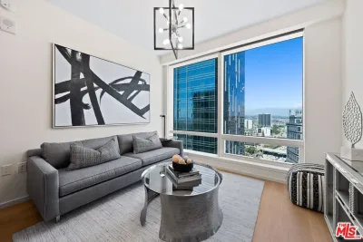 1BR Condo for Sale in Los Angeles, CA