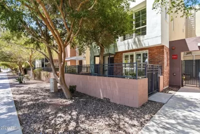 3BR Townhouse for Sale in Phoenix, AZ