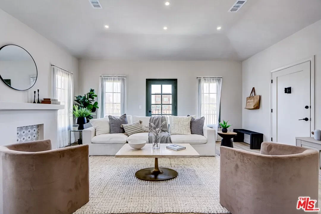 3BR Condo for Sale in Los Angeles, CA