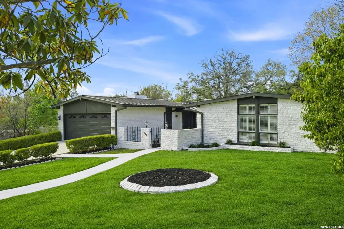 4BR House for Sale in Terrell Hills, TX