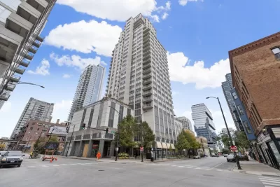 2BR Condo for Sale in Chicago, IL