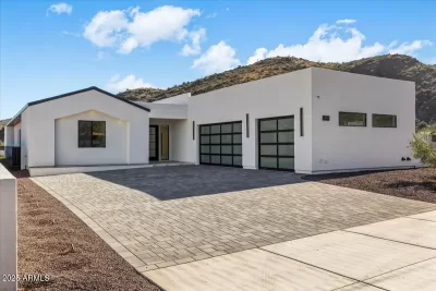 4BR House for Sale in Phoenix, AZ