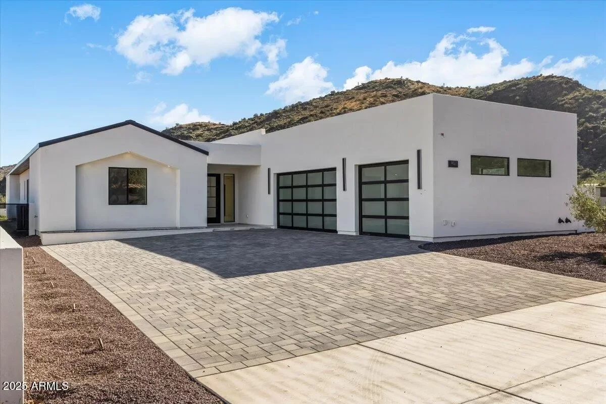 4BR House for Sale in Phoenix, AZ