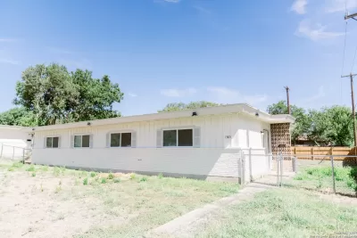 2BR House for Rent in San Antonio, TX