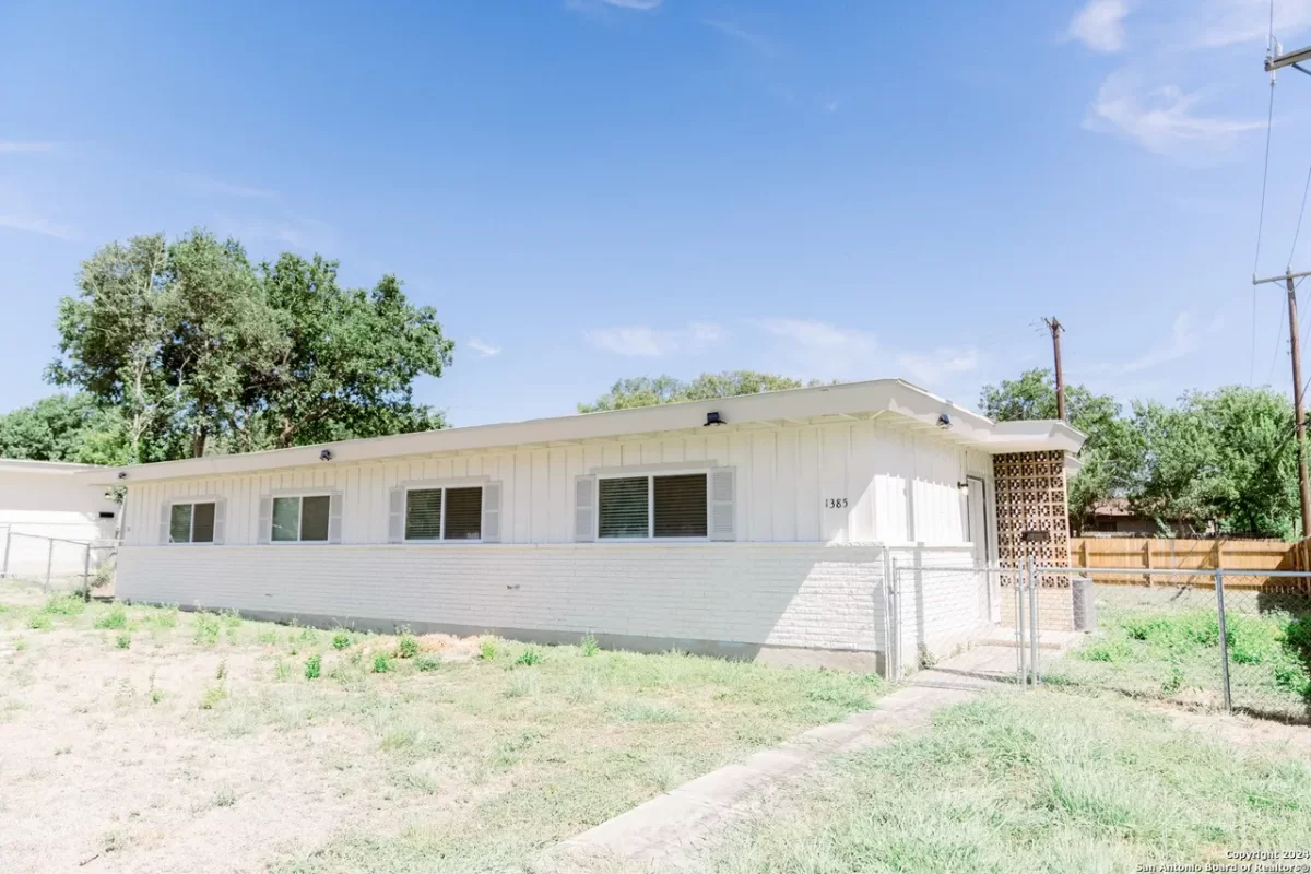 2BR House for Rent in San Antonio, TX