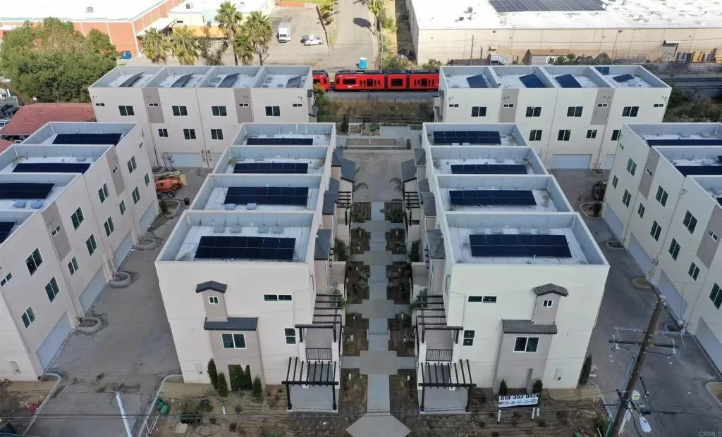 3BR Townhouse for Sale in San Diego, CA