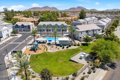 2BR Townhouse for Sale in Phoenix, AZ