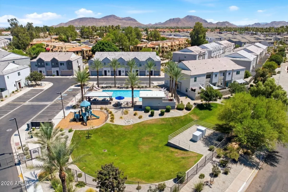 2BR Townhouse for Sale in Phoenix, AZ