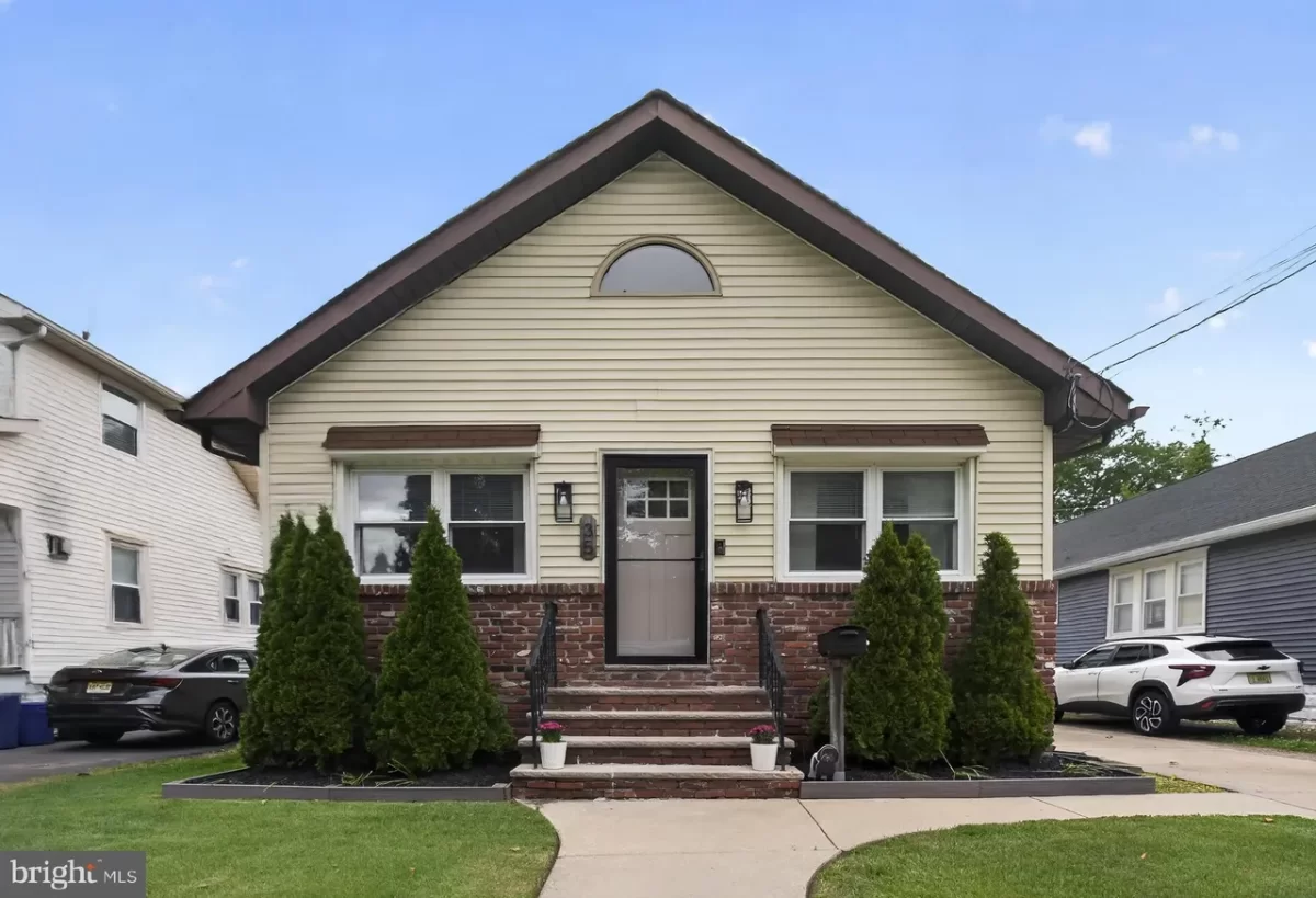 3BR House for Sale in Oaklyn, NJ