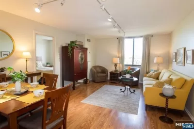 1BR Condo for Sale in Secaucus, NJ