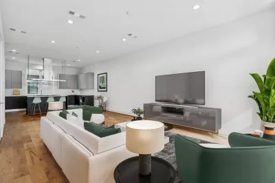 4BR Townhouse for Sale in Dallas, TX