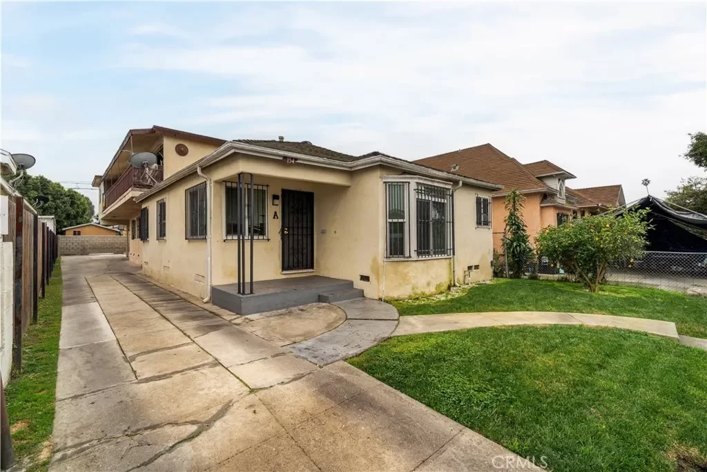 8BR Multi-Family for Sale in Los Angeles, CA