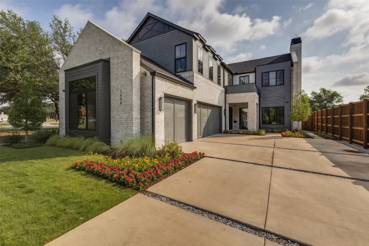 5BR House for Sale in Dallas, TX
