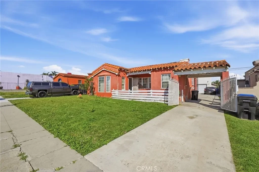 4BR House for Sale in Los Angeles, CA