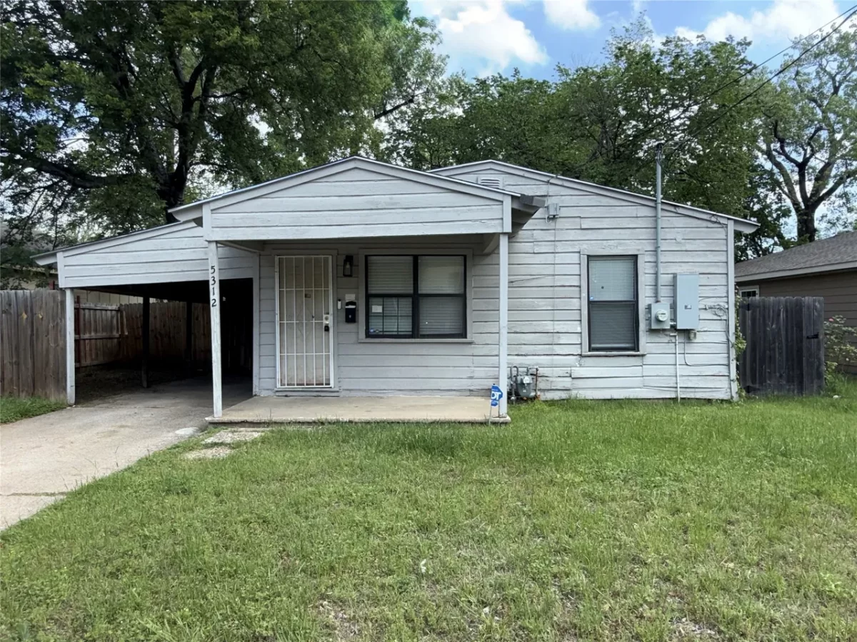2BR House for Sale in Dallas, TX
