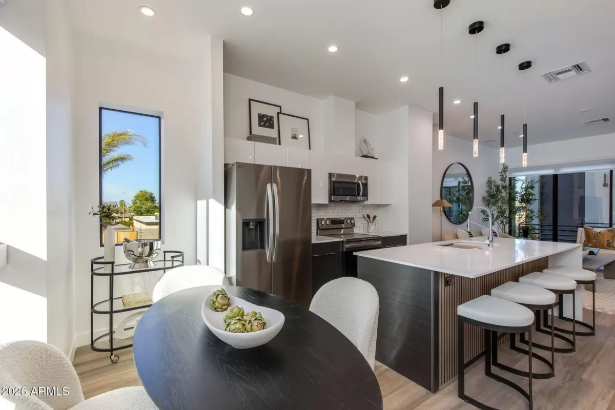 3BR Townhouse for Sale in Phoenix, AZ