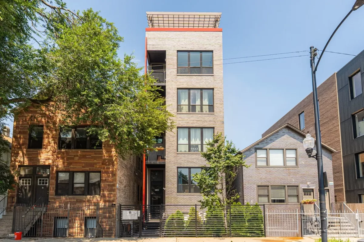 3BR Condo for Sale in Chicago, IL