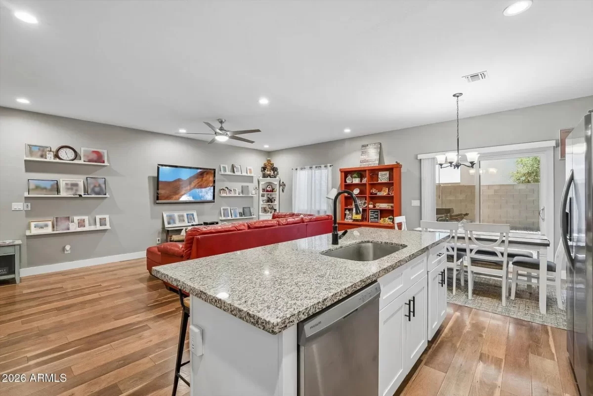 4BR House for Sale in Phoenix, AZ
