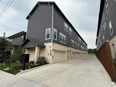 2BR Multi-Family for Sale in Dallas, TX
