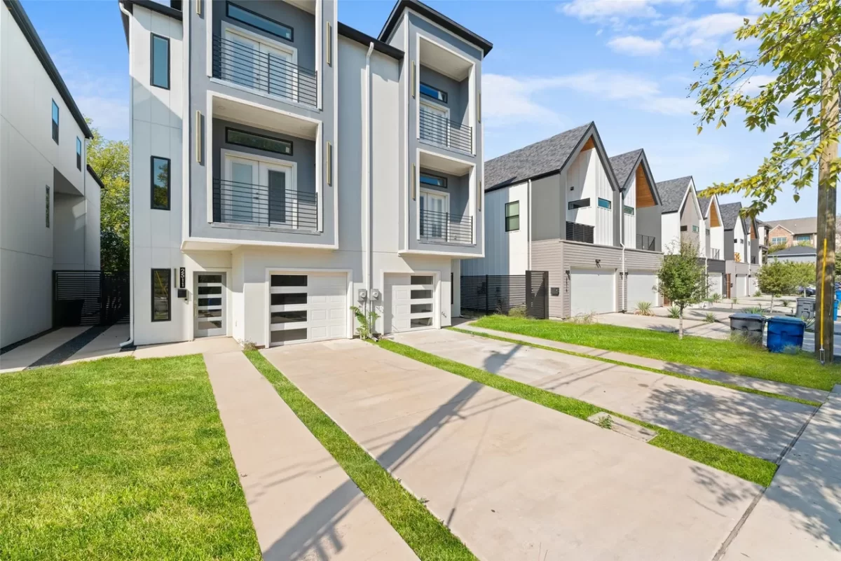 4BR House for Sale in Dallas, TX