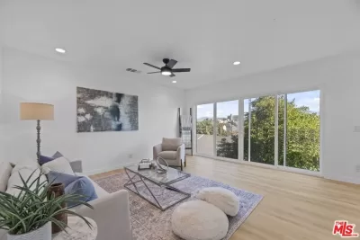 2BR Townhouse for Sale in Los Angeles, CA