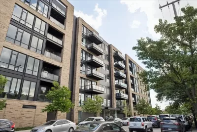 2BR Condo for Sale in Chicago, IL