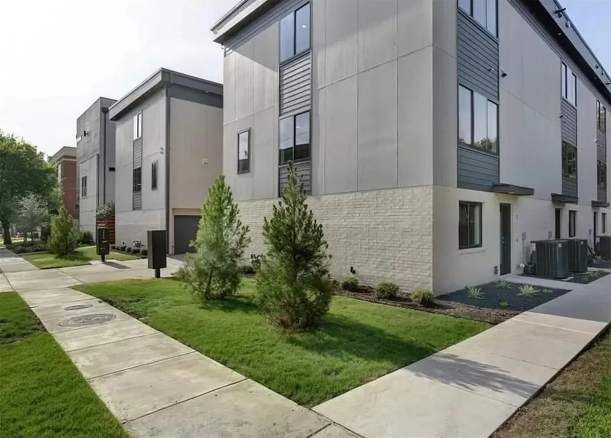 2BR Townhouse for Rent in Dallas, TX