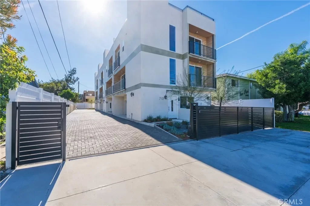 4BR House for Rent in Los Angeles, CA