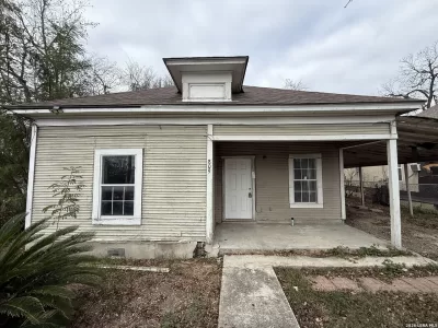 2BR House for Sale in San Antonio, TX