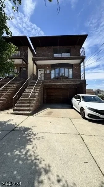 3BR Multi-Family for Rent in North Bergen, NJ