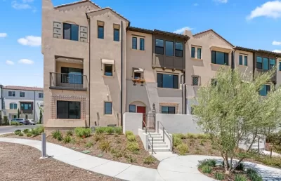 4BR Townhouse for Sale in Burbank, CA