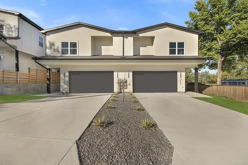 4BR House for Sale in Dallas, TX
