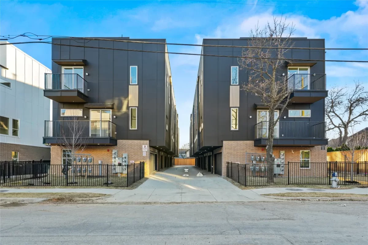 2BR Townhouse for Rent in Dallas, TX