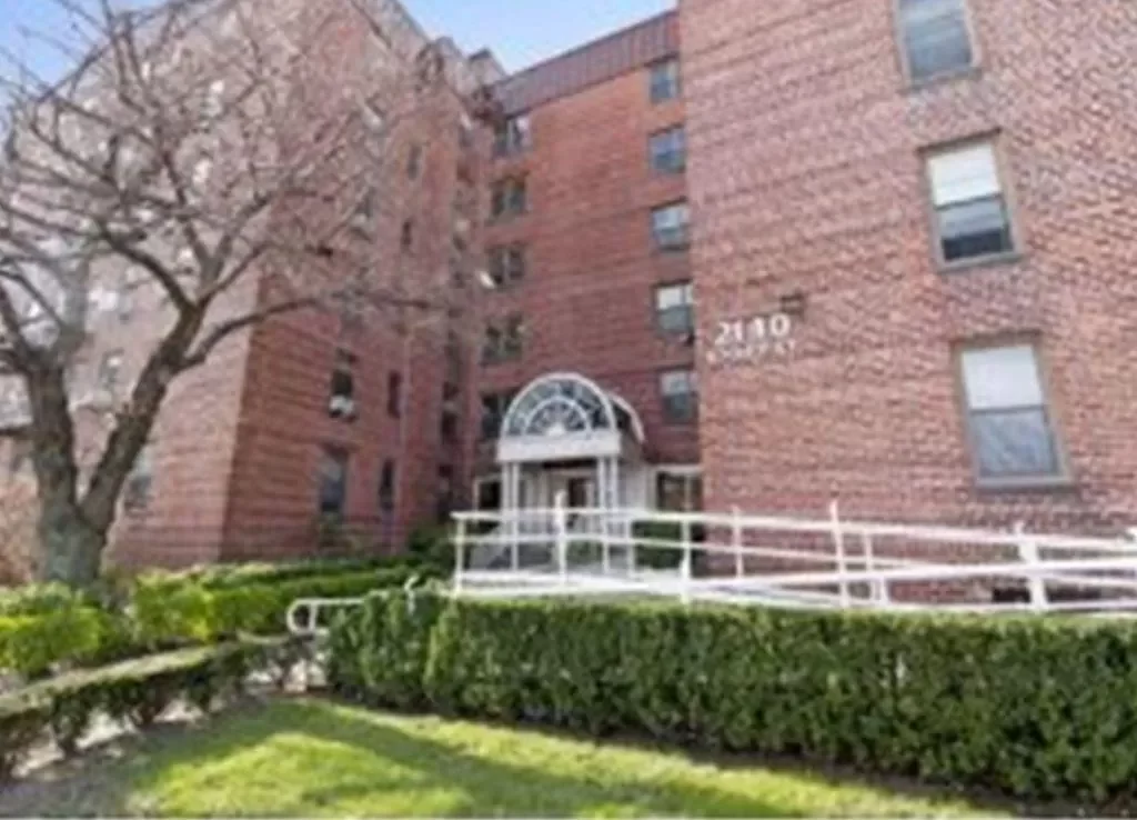 2BR Condo for Sale in Brooklyn, NY