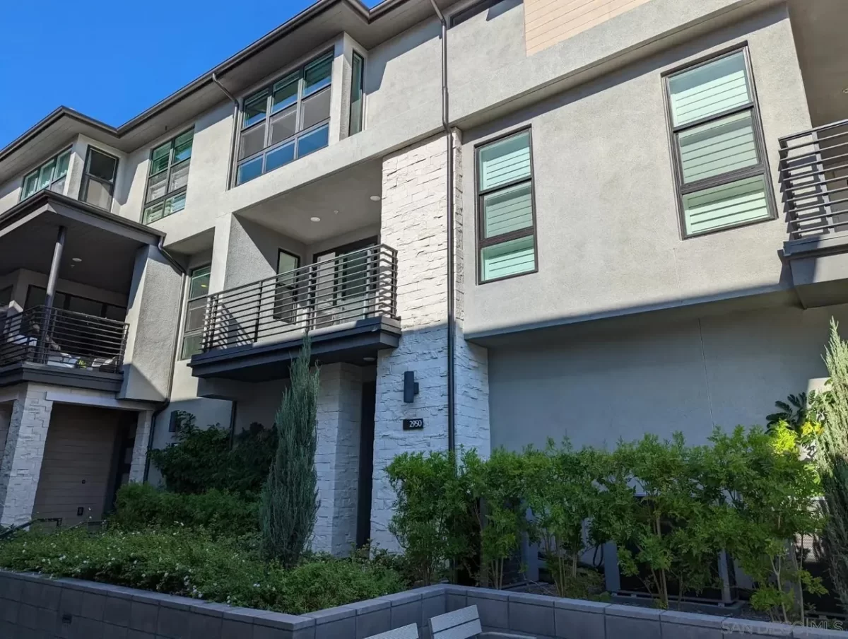 2BR Townhouse for Rent in San Diego, CA