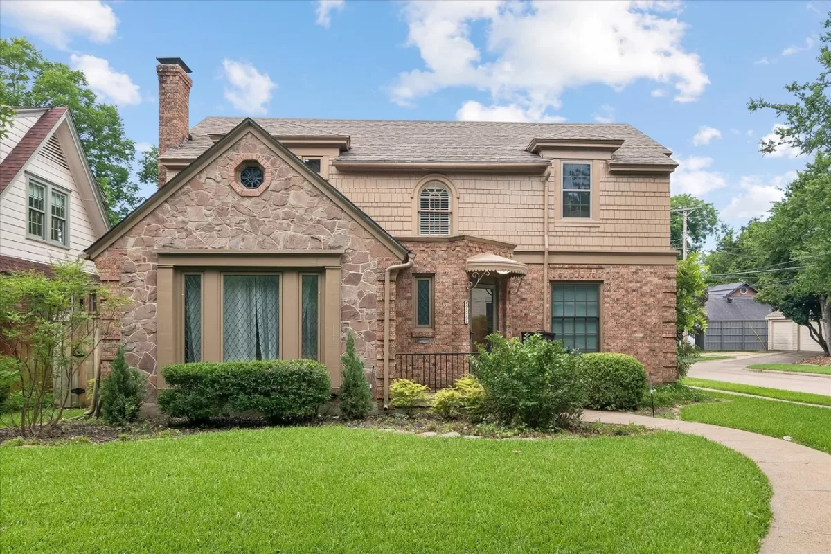 2BR House for Rent in Dallas, TX