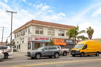 5BR Multi-Family for Sale in Los Angeles, CA