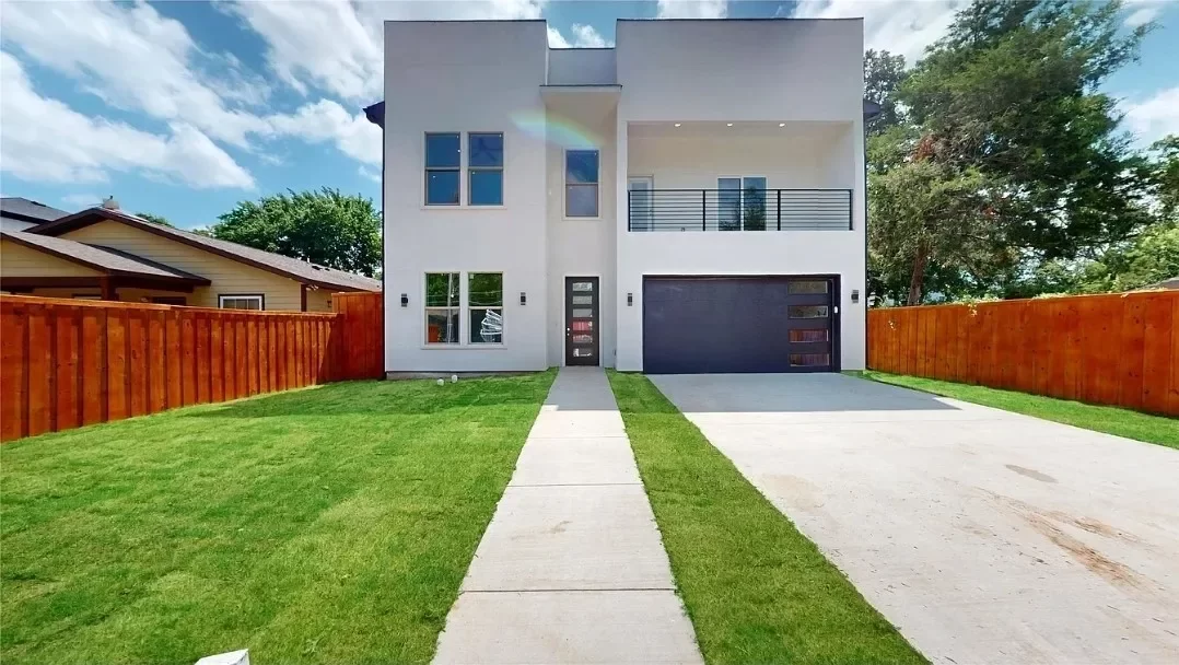 6BR House for Sale in Dallas, TX