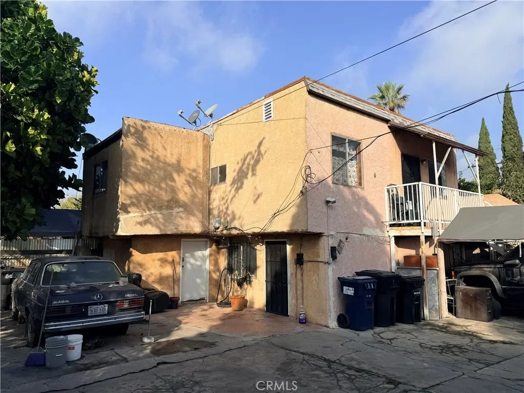 8BR Multi-Family for Sale in Los Angeles, CA