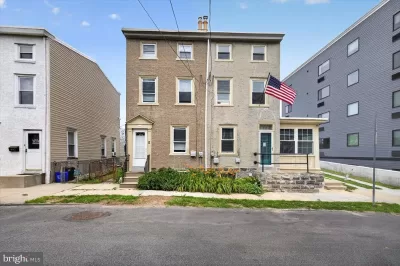 4BR Townhouse for Sale in Philadelphia, PA