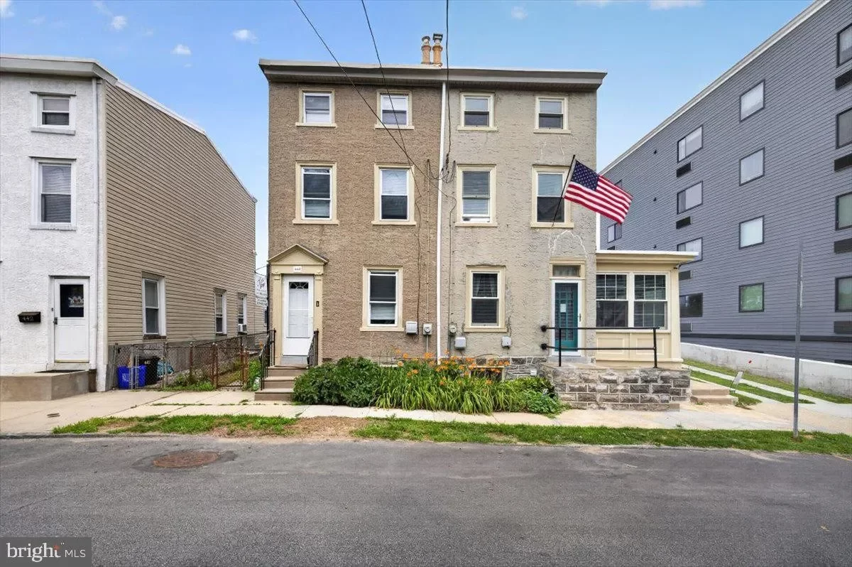 4BR Townhouse for Sale in Philadelphia, PA