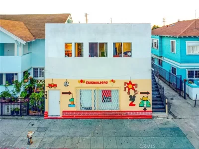 3BR Multi-Family for Sale in Los Angeles, CA